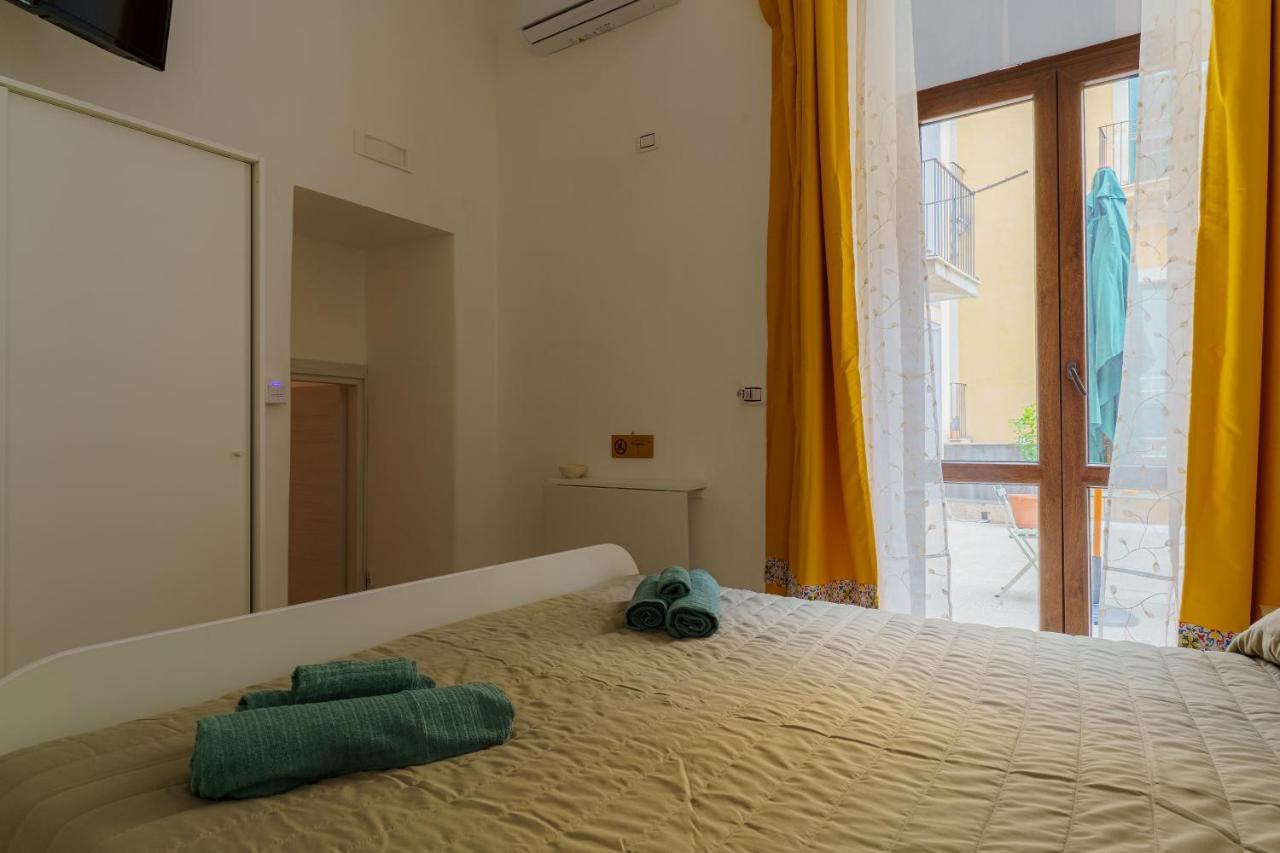 Casta Diva Holiday Rooms Catania Ngoại thất bức ảnh